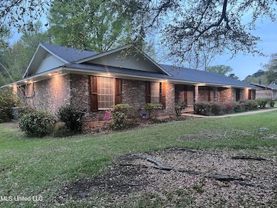 6133 N McRaven Rd, Jackson, MS 39209 - photo 2