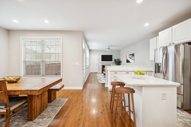 2512 Violet St, Glenview, IL 60026 - photo 4