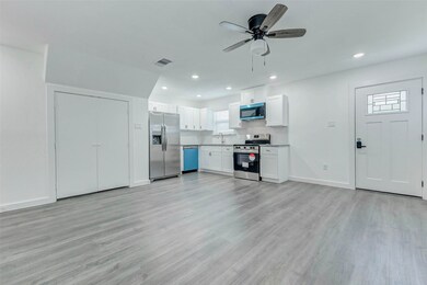 8218 Bigwood St unit A, Houston, TX 77078 - photo 5