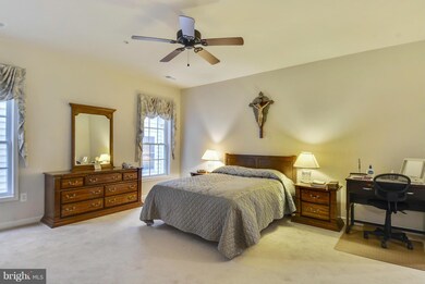 23124 Yellowwood Dr, Clarksburg, MD 20871 - photo 3