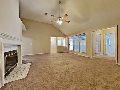 4010 Spring Branch Dr E, Pearland, TX 77584 - photo 3