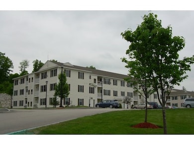 2 Crestview Cir unit 96, Londonderry, NH 03053 - photo 2