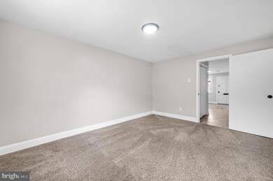 219 Londonderry Ln, Darby, PA 19023 - photo 5