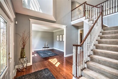 2 Story Entry - Hardwood Floors