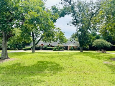 248 Lincoln Ave, Fitzgerald, GA 31750 - photo 2