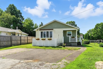 73 Riverpark Ave, Chicopee, MA 01013 - photo 2