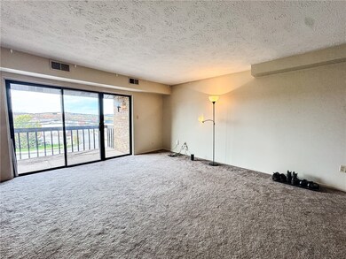 1201 Dutilh Rd unit 12, Cranberry Township, PA 16066 - photo 6