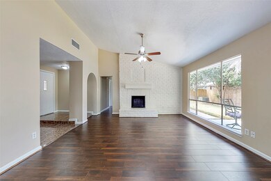 17138 Barcelona Dr, Friendswood, TX 77546 - photo 5