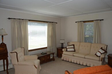 8Livingroom