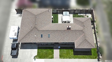 690 Reinhart St, Winnemucca, NV 89445 - photo 4