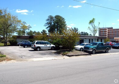 128 Memorial Dr, Jacksonville, NC 28546 - photo 2