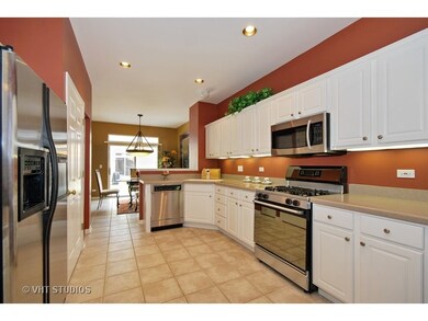 888 Havenshire Rd, Naperville, IL 60565 - photo 2
