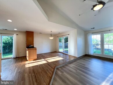 6917 Lodestone Ct, Alexandria, VA 22306 - photo 6