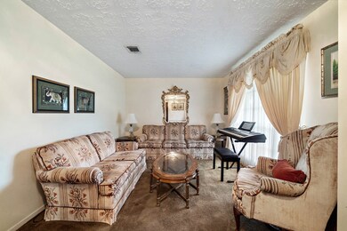 9950 Kirkshire Dr, Houston, TX 77089 - photo 5