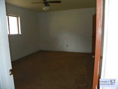 968 E Cedar St unit 201, Seguin, TX 78155 - photo 4