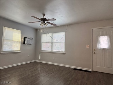 210 E 15th St, Elyria, OH 44035 - photo 3