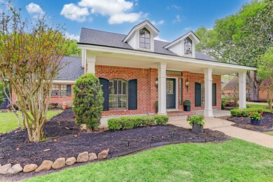 109 Charleston Dr, Friendswood, TX 77546 - photo 2