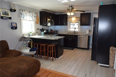 83 Magnolia St, Cranston, RI 02910 - photo 3