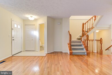 3729 Mazewood Ln, Fairfax, VA 22033 - photo 5