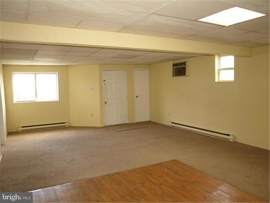 38 E 2nd St, Lansdale, PA 19446 - photo 2