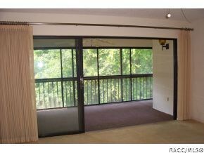 Lanai overlooks greenbelt