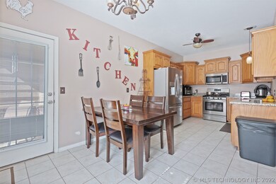 2120 S Russell St, Skiatook, OK 74070 - photo 6