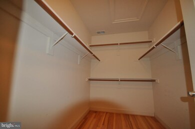 5986 Meadow Brook Dr, Burke, VA 22015 - photo 3