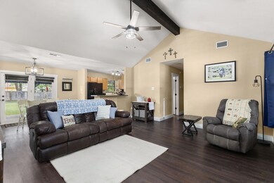 195 Lakeside Dr, Seguin, TX 78155 - photo 6