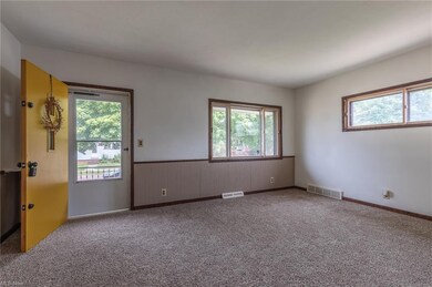 19602 Chickasaw Ave, Cleveland, OH 44119 - photo 4