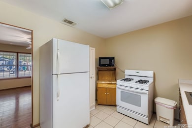 1010 Gladstone, San Antonio, TX 78225 - photo 2