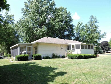 206 W Maple St, Raymore, MO 64083 - photo 4