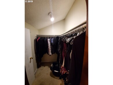 Bedroom, Primary