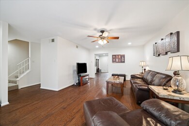 5826 Doliver Dr unit 55, Houston, TX 77057 - photo 6
