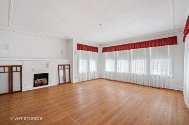 6441 N Mozart St, Chicago, IL 60645 - photo 3