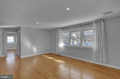 931 N Hanover St unit 2ND FL, Pottstown, PA 19464 - photo 5