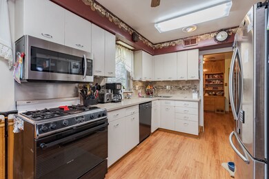 615 Maple St, Chenoa, IL 61726 - photo 7