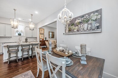 dining, kitchen 8610