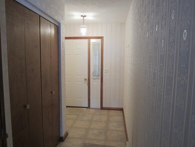 654 Katherine Ave, Ashland, OH 44805 - photo 3