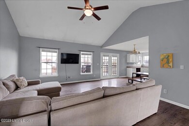 565 Helmwood Cir, Mount Washington, KY 40047 - photo 7