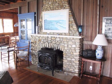 283 E Chop Dr, Oak Bluffs, MA 02568 - photo 3