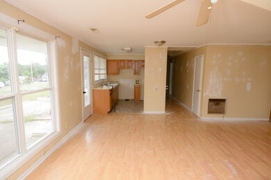 805 Cowan Ave, Shelbyville, TN 37160 - photo 2