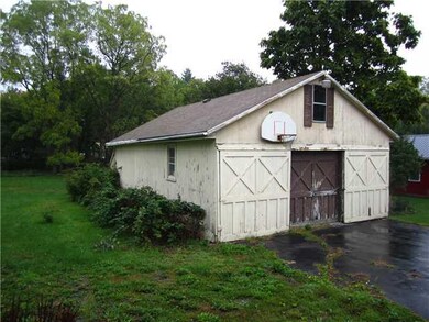 Parking Lot/Garage