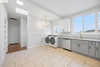 685 37th St unit 687, Oakland, CA 94609 - photo 2