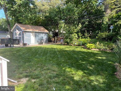 327 E Maple Rd, Linthicum Heights, MD 21090 - photo 2