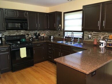 3496 Meadow Crest Cir, Gurnee, IL 60031 - photo 7