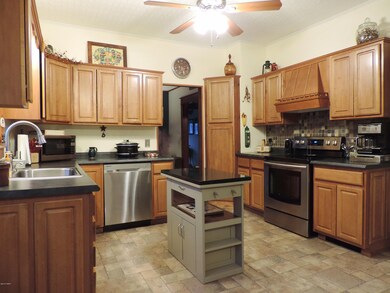 212 Ridge Ave, Hawley, PA 18428 - photo 3