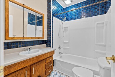 521 10th St NW, Cedar Rapids, IA 52405 - photo 7