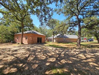 199 Faye Ln, Springtown, TX 76082 - photo 2