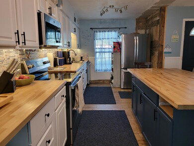 212 2nd St NW, Steinhatchee, FL 32359 - photo 2