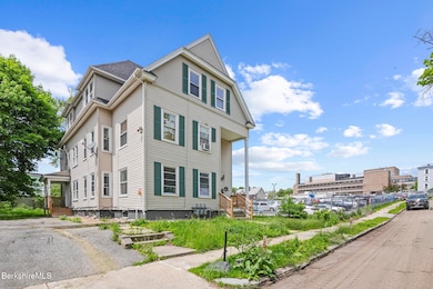 23 Ashton St, Worcester, MA 01605 - photo 4